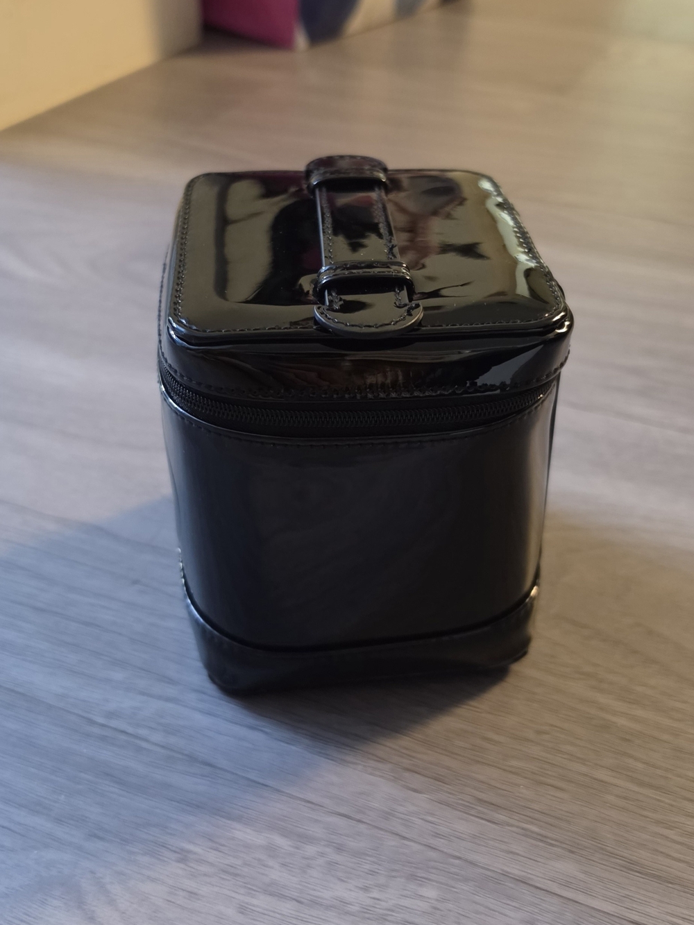 Dior Black Patent Leather Cosmetic Case with Embossed CD - Picture 5 of 11
